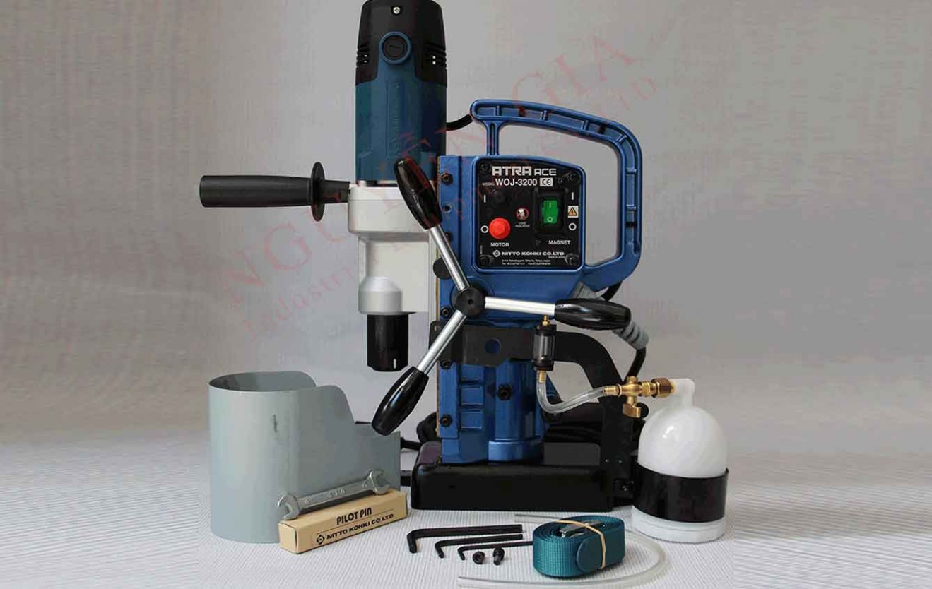 Portable Magnetic Base Drilling Machine -ATRA ACE manual feed • Max. 32 mm dia. x 50 mm deep WOJ-320