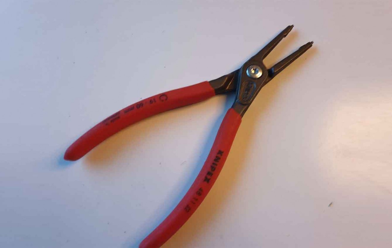 Precision Circlip Pliers for internal circlips in bore holes 48 11 J2